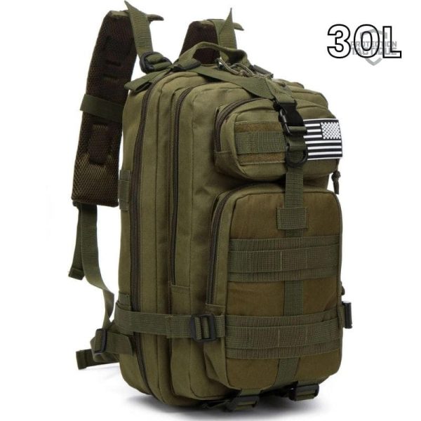 Sac militaire français avec plusieurs compartiments utiles
